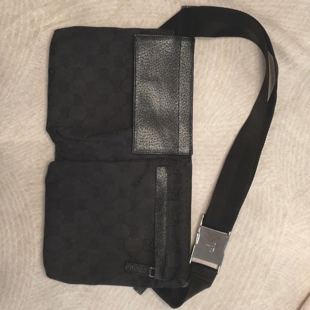 GUCCI authentic Belt Bag